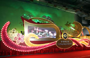 The Club combines innovative techniques with live performances to present its a?World-Class Racing Shinesa? float for this yeara?s CNY parade.